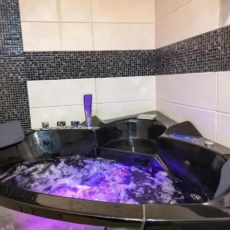 Lägenhet Spa Apartman Red Passion *